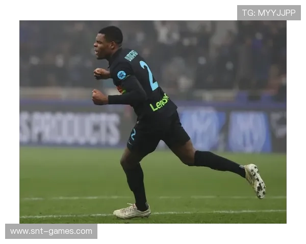 格蕾琴·沃尔什再创佳绩！100米仰泳决赛强势夺冠，刷新赛事纪录