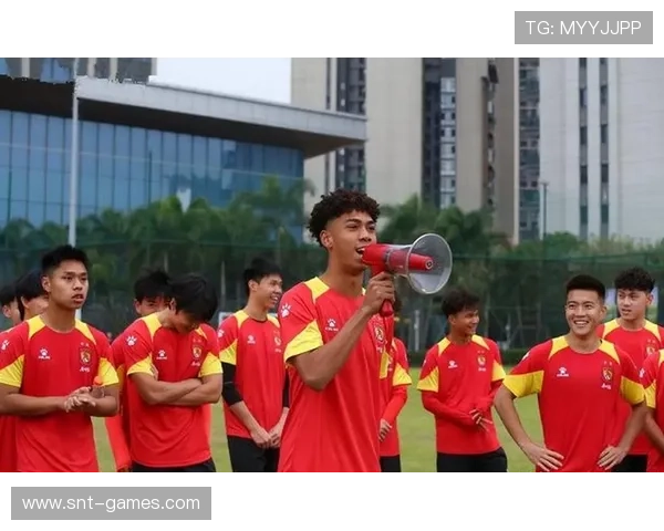 广州队新阵容亮相,新赛季目标明确冲击联赛前列 广州队新阵容亮相,新赛季目标明确冲击联赛前列